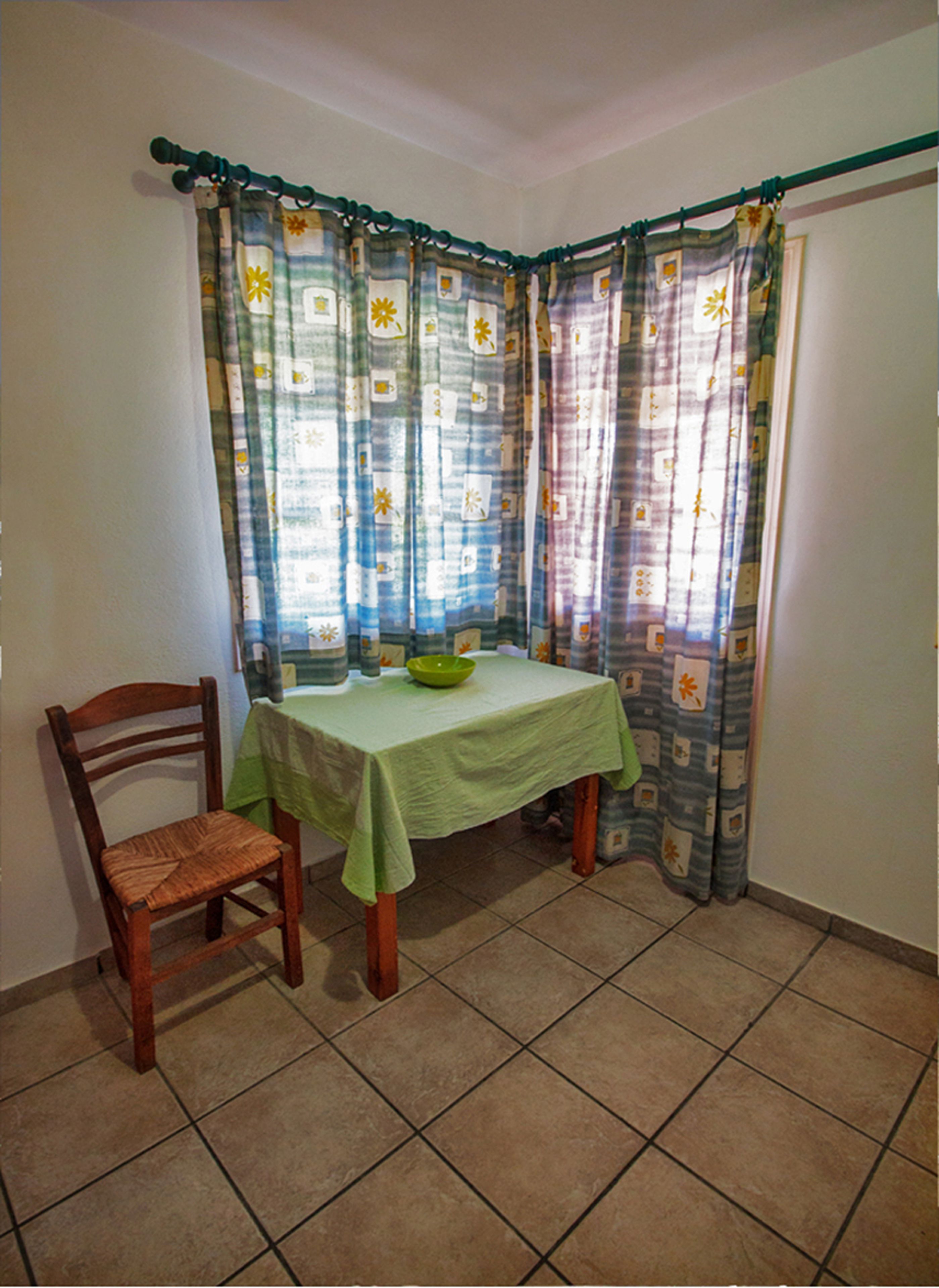 studio | in-room dining