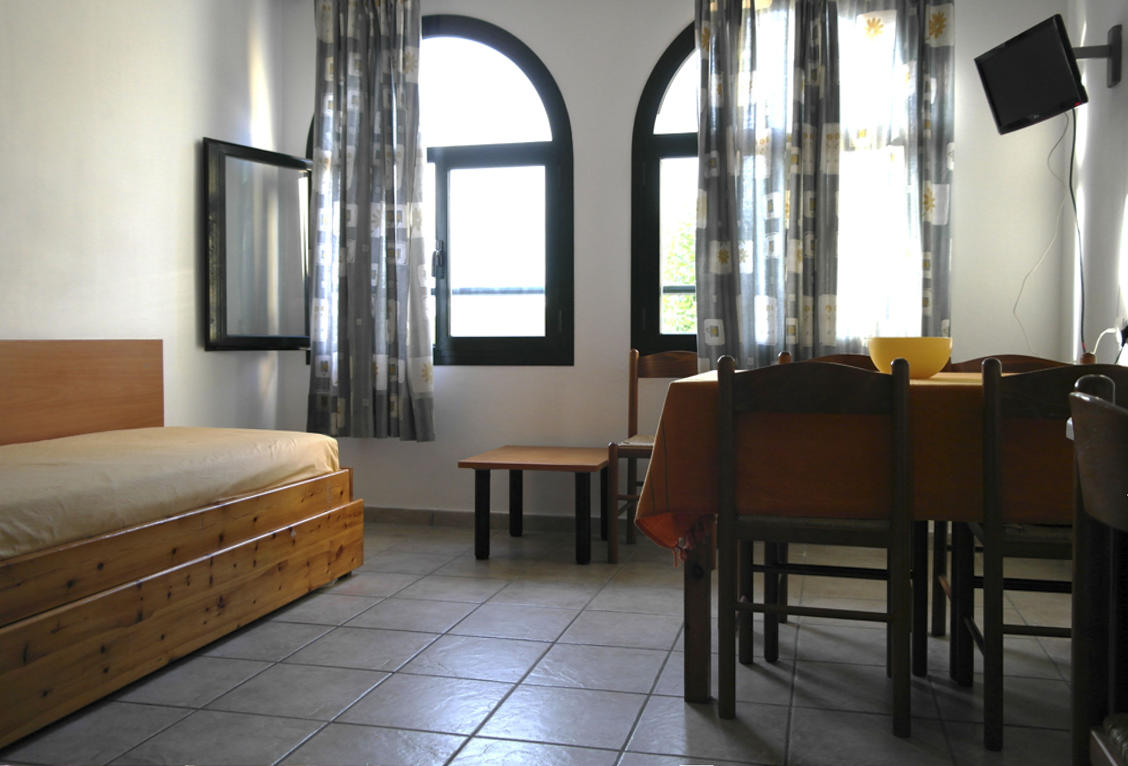 superior apartment, 2 bedrooms | in-room dining