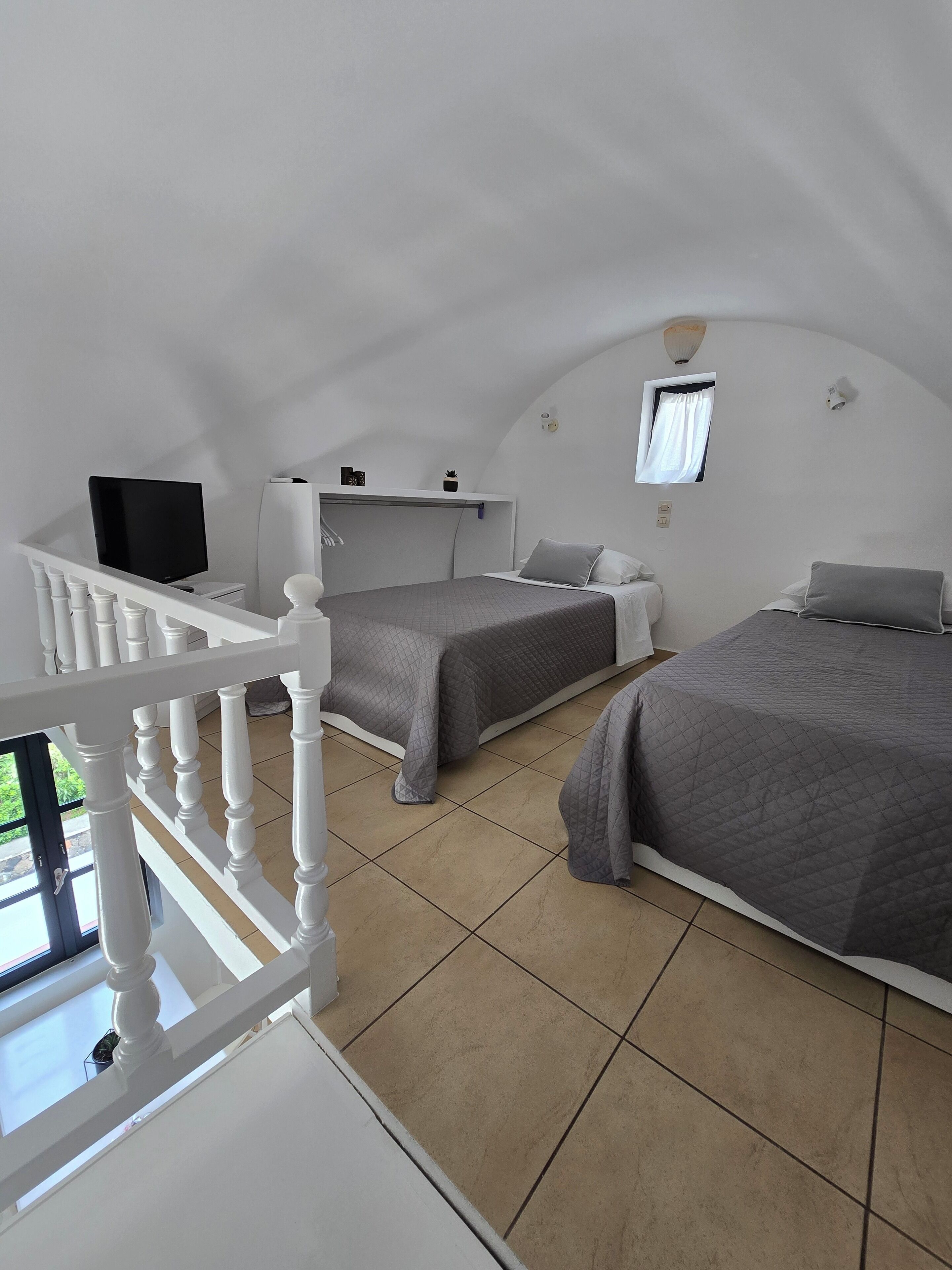 Photo - Anthonas Apartments