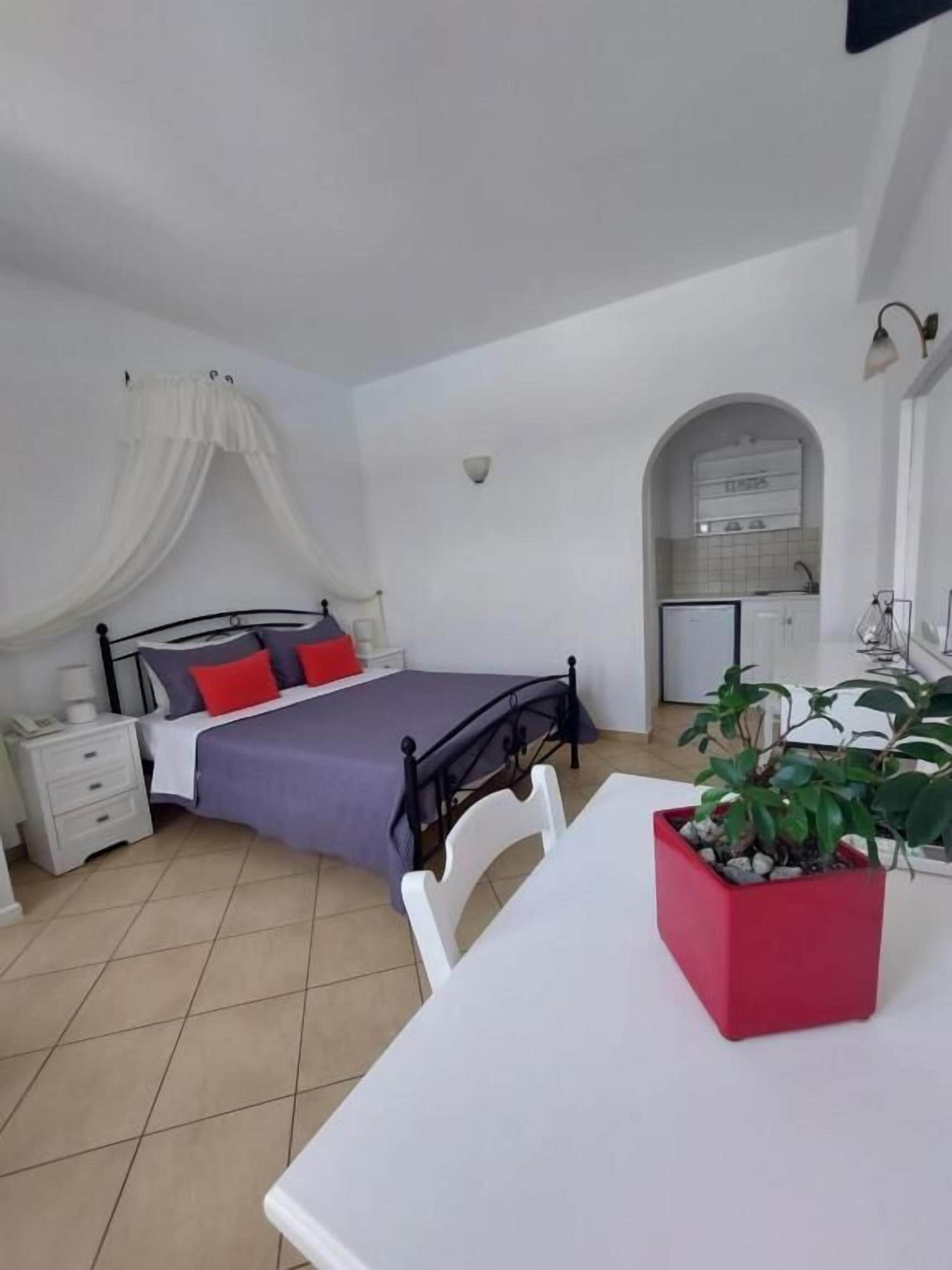Photo - Anthonas Apartments