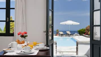 Dúplex | Caja fuerte, sistema de insonorización, tabla de planchar con plancha