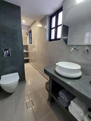 Bathroom - Anthonas Apartments (Santorini)