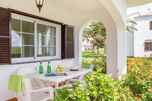 2 bedrooms, in-room safe, iron/ironing board, cots/infant beds - Son Bou Playa Gold (Alayor)