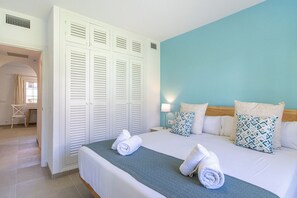 2 bedrooms, in-room safe, iron/ironing board, cribs/infant beds - Son Bou Playa Gold (Alayor)