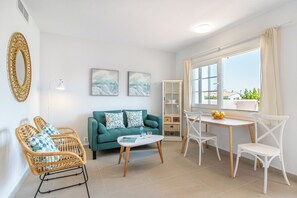 2 bedrooms, in-room safe, iron/ironing board, cots/infant beds - Son Bou Playa Gold (Alayor)