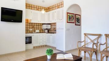 2 bedrooms, in-room safe, iron/ironing board, cots/infant beds