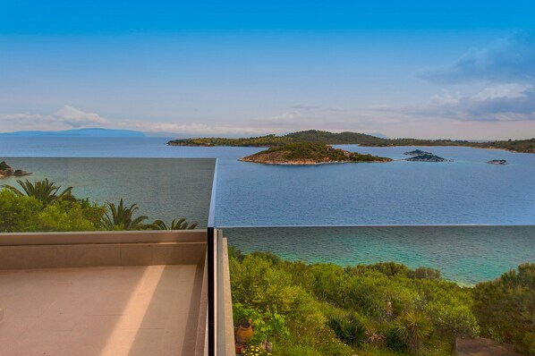 Deluxe Suite, Sea View | Balcony - Thalassokipos (Sithonia)