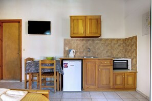 In-room safe, free cribs/infant beds, free WiFi, bed sheets