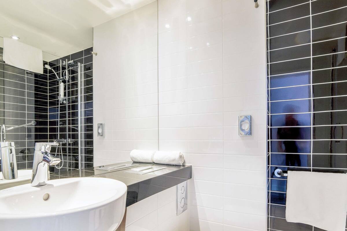 Family Studio, 2 Double Beds, Connecting Rooms | Memory foam beds, desk, soundproofing, free WiFi