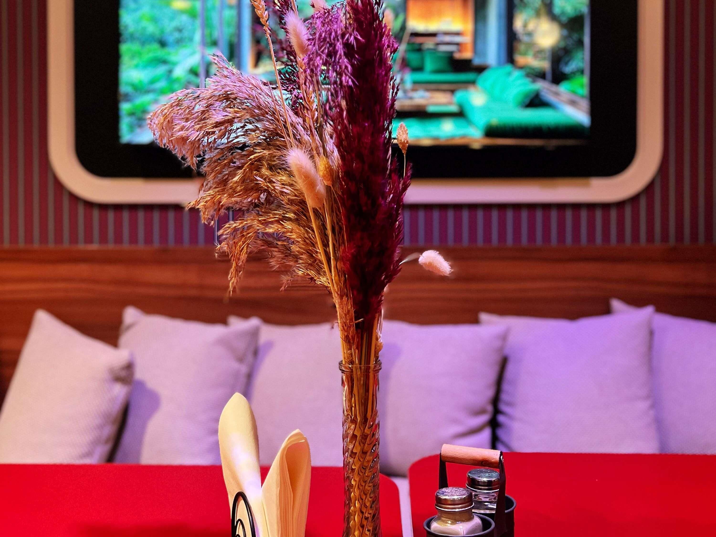 breakfast and dinner served, international cuisine