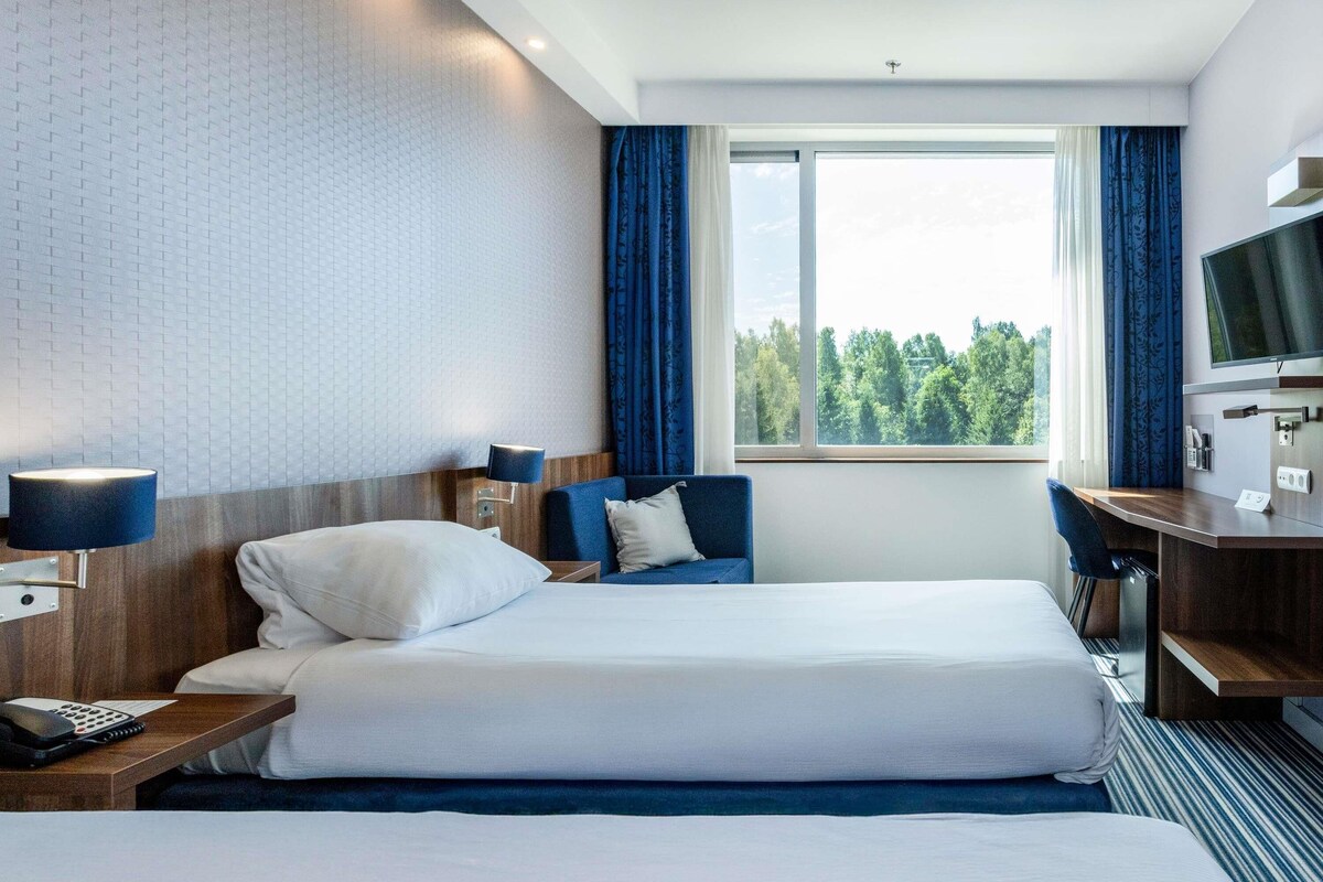 Standard Twin Room, 2 Twin Beds | Memory foam beds, desk, soundproofing, WiFi (free)