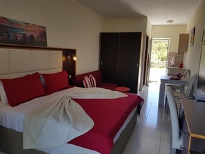 Studio, Sea View | Interior entrance