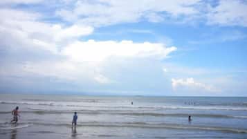 Sonnenschirme, Strandbar