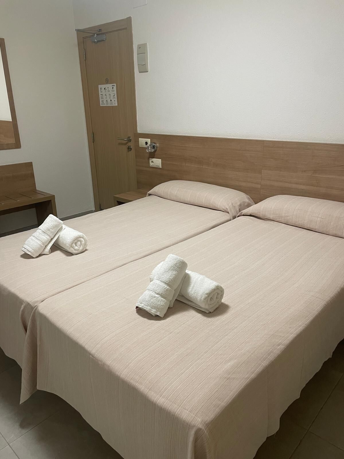 WiFi (free), bed sheets
