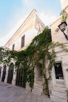 In-room safe, desk, blackout drapes, soundproofing