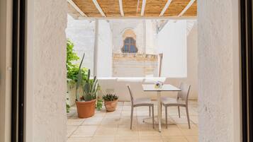 Doppelzimmer, Terrasse | Terrasse/Patio