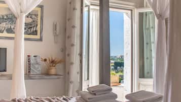 Habitación Confort doble, terraza | 1 dormitorio, caja fuerte, escritorio y cortinas opacas