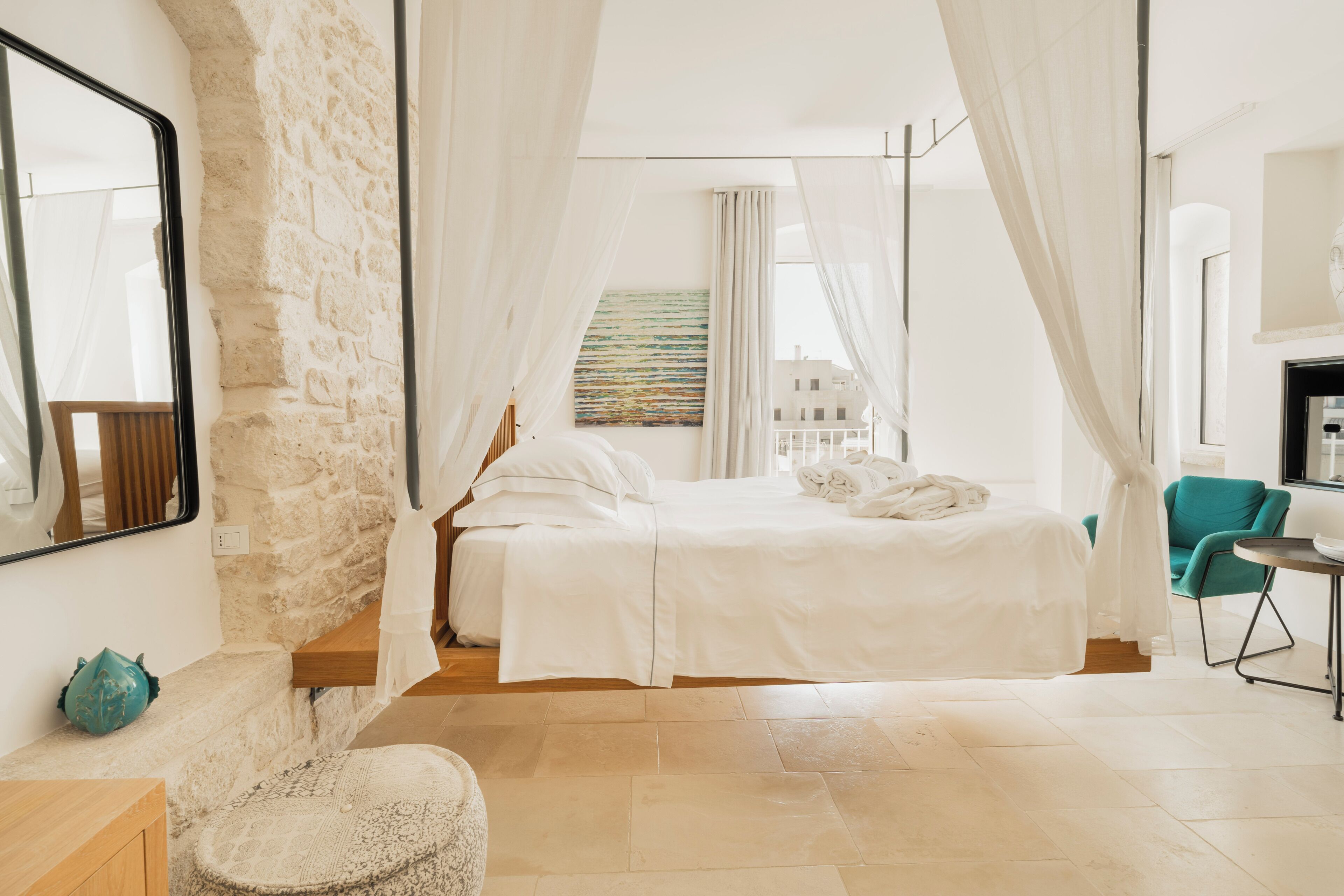 Superior Suite, 1 King Bed, Bathtub, Oceanfront | In-room safe, desk, blackout drapes, soundproofing