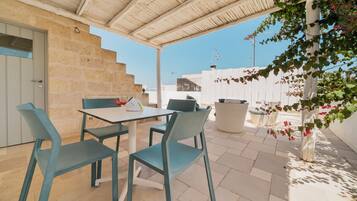 Panoramic Apartment, 2 Bedrooms, 2 Bathrooms, Annex Building | Terrace/patio