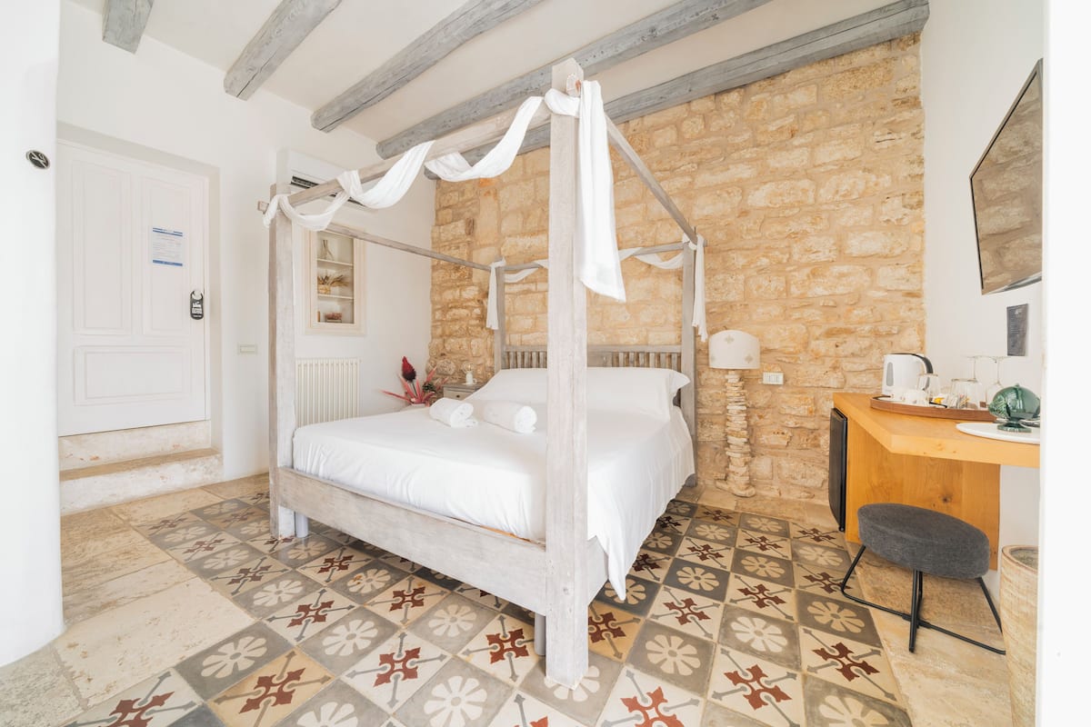 Habitació doble Comfort, terrassa | Caixa forta a l'habitació, escriptori i cortines opaques