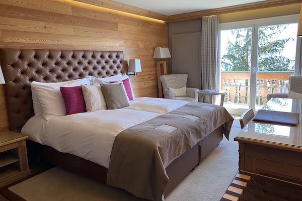 Ropa de cama de alta calidad y minibar