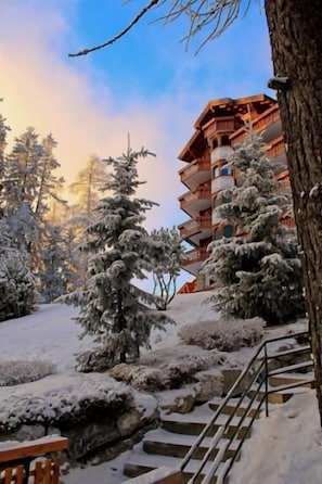 Property grounds - Hotel Royal (Crans-Montana)