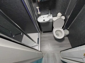 Standard Double Room, 1 Double Bed | Bathroom