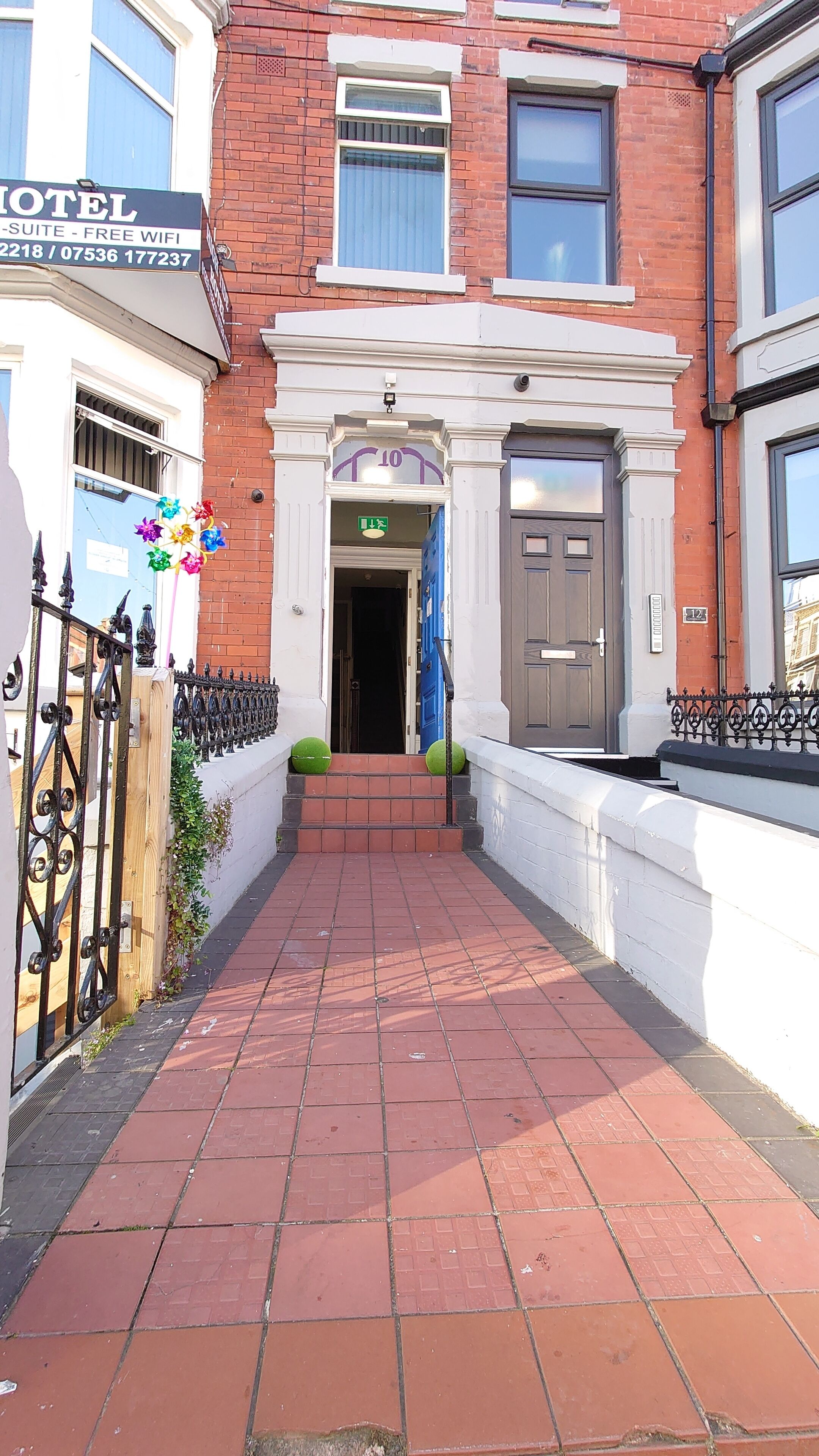 Foto - High Tide Hotel Oyo