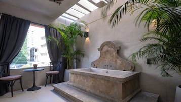 1 間臥室、義大利 Frette 床單、高級寢具、羽絨被