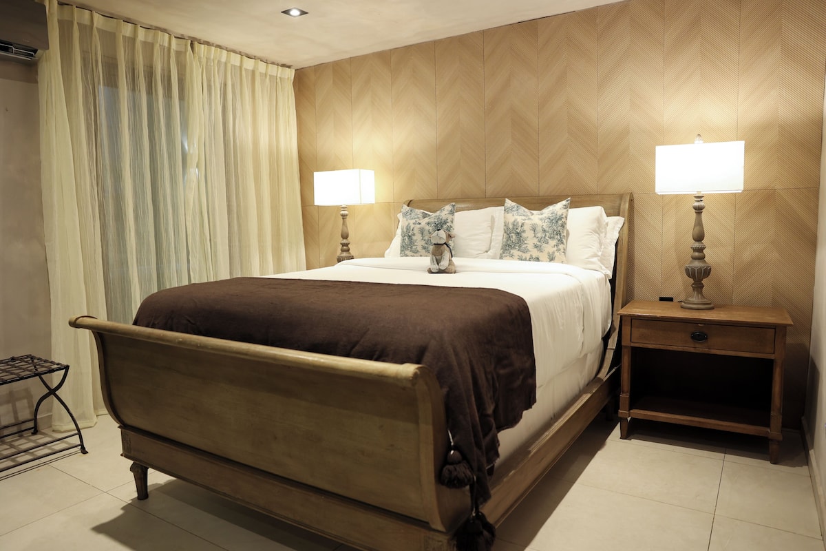 Suite (Olive Style Veranda) | 1 bedroom, Frette Italian sheets, premium bedding, down duvets