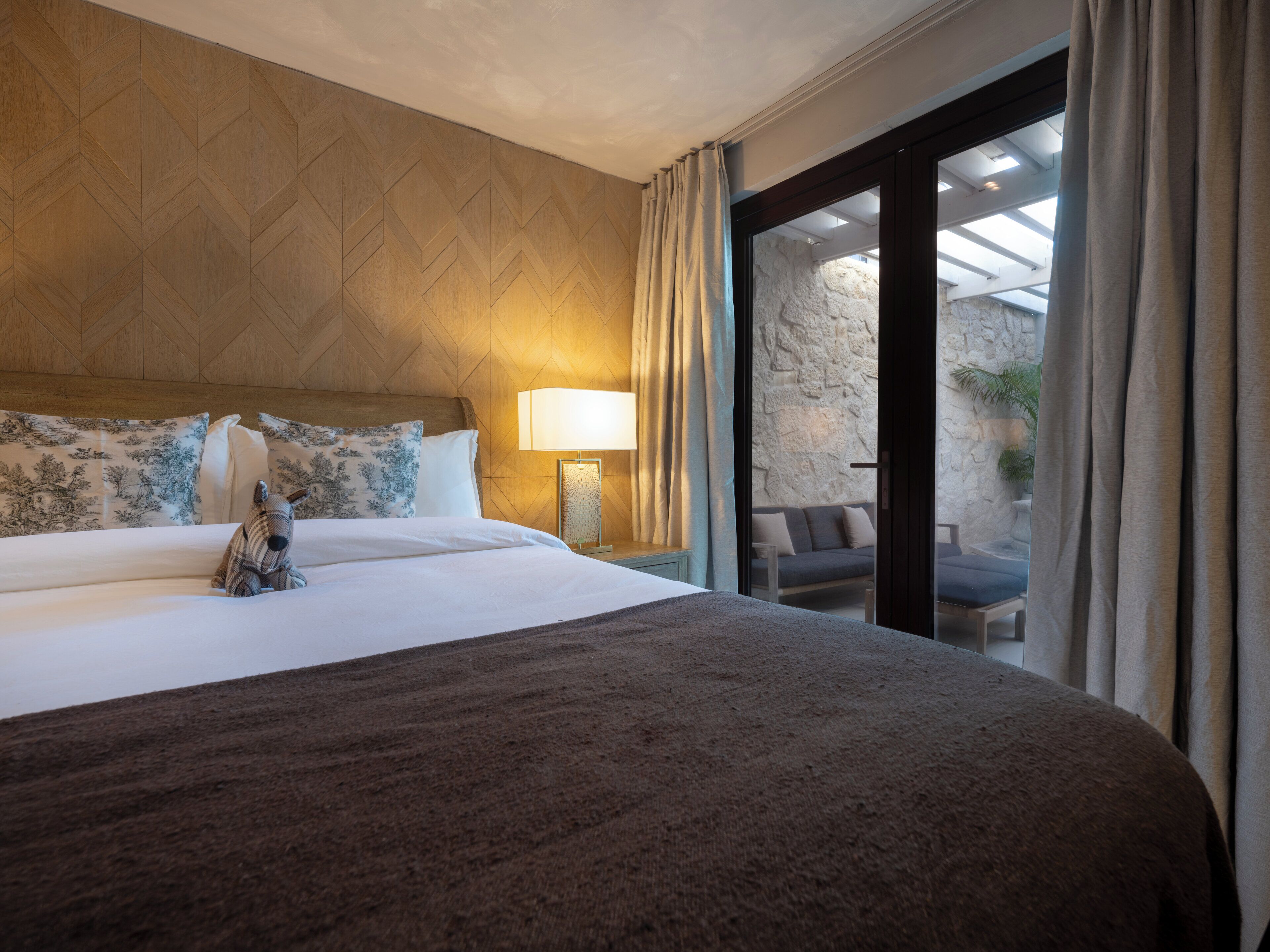 Suíte (Partial Lagoon View) | 1 quarto, lençóis italianos Frette, roupas de cama premium