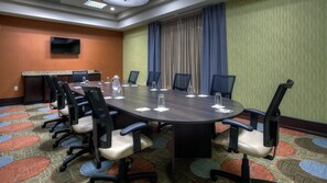 Meeting facility - Staybridge Suites Hamilton Downtown by IHG (Hamilton)