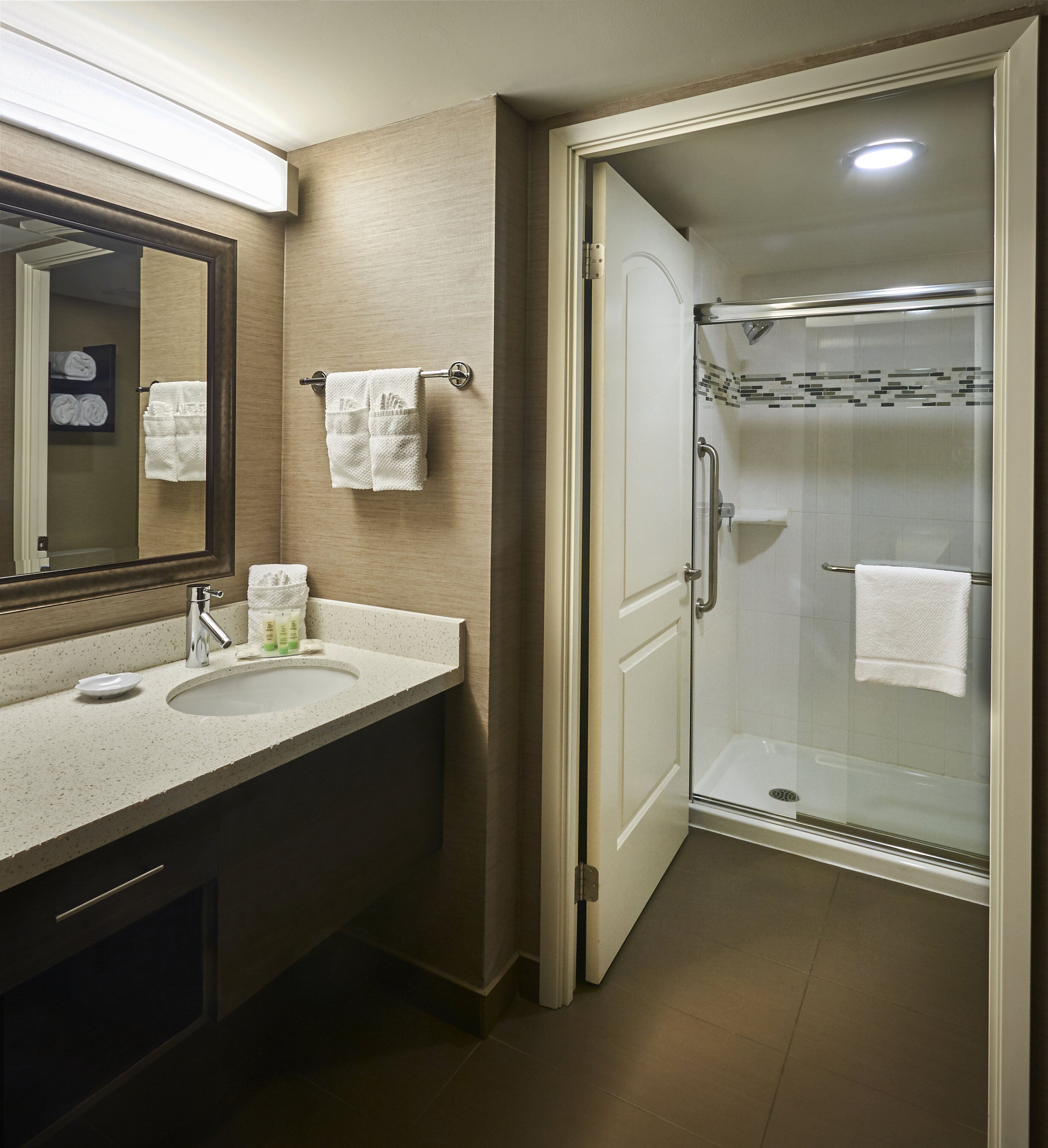 Photo - Staybridge Suites Hamilton Downtown by IHG
