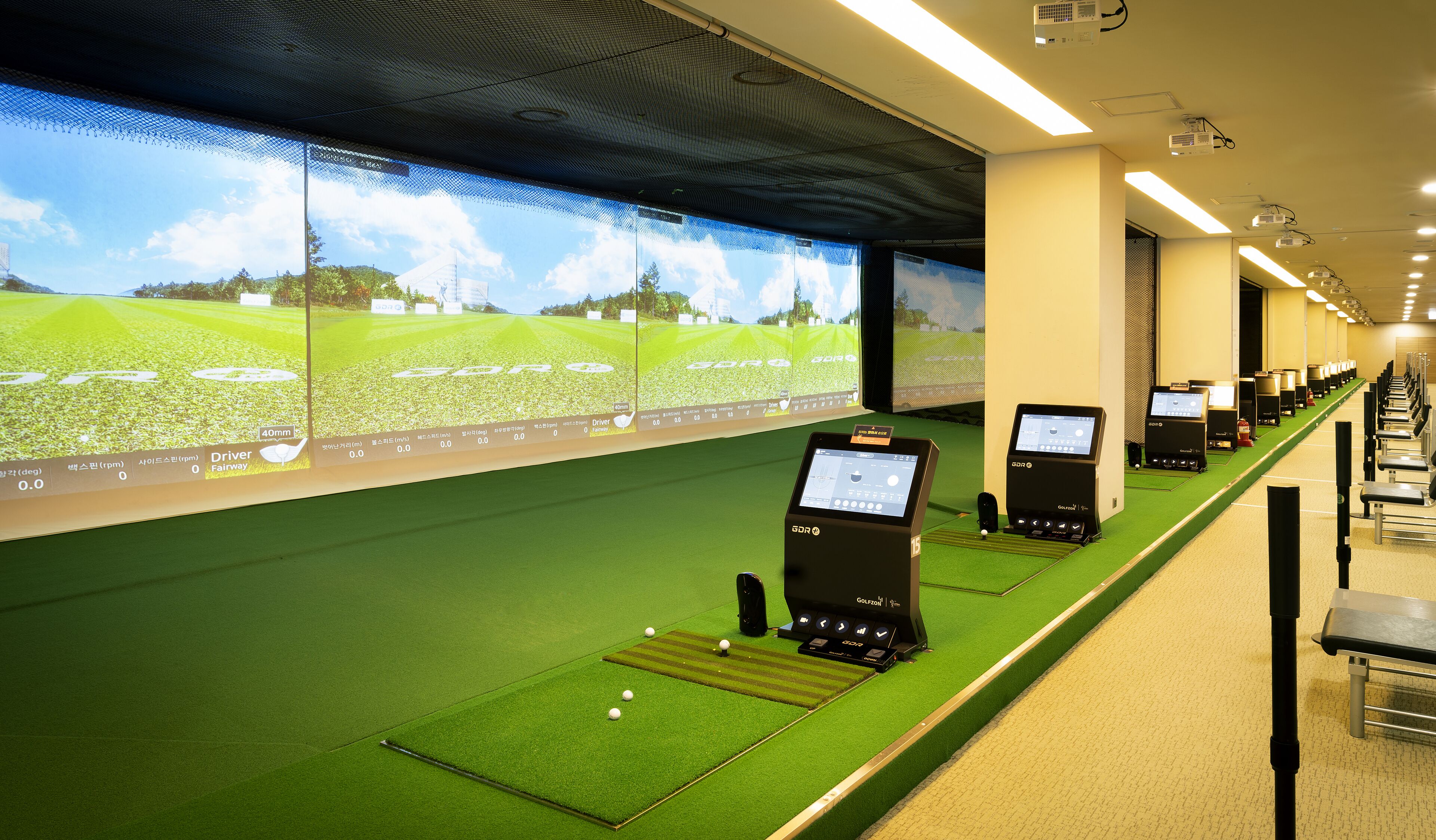 indoor golf driving range
