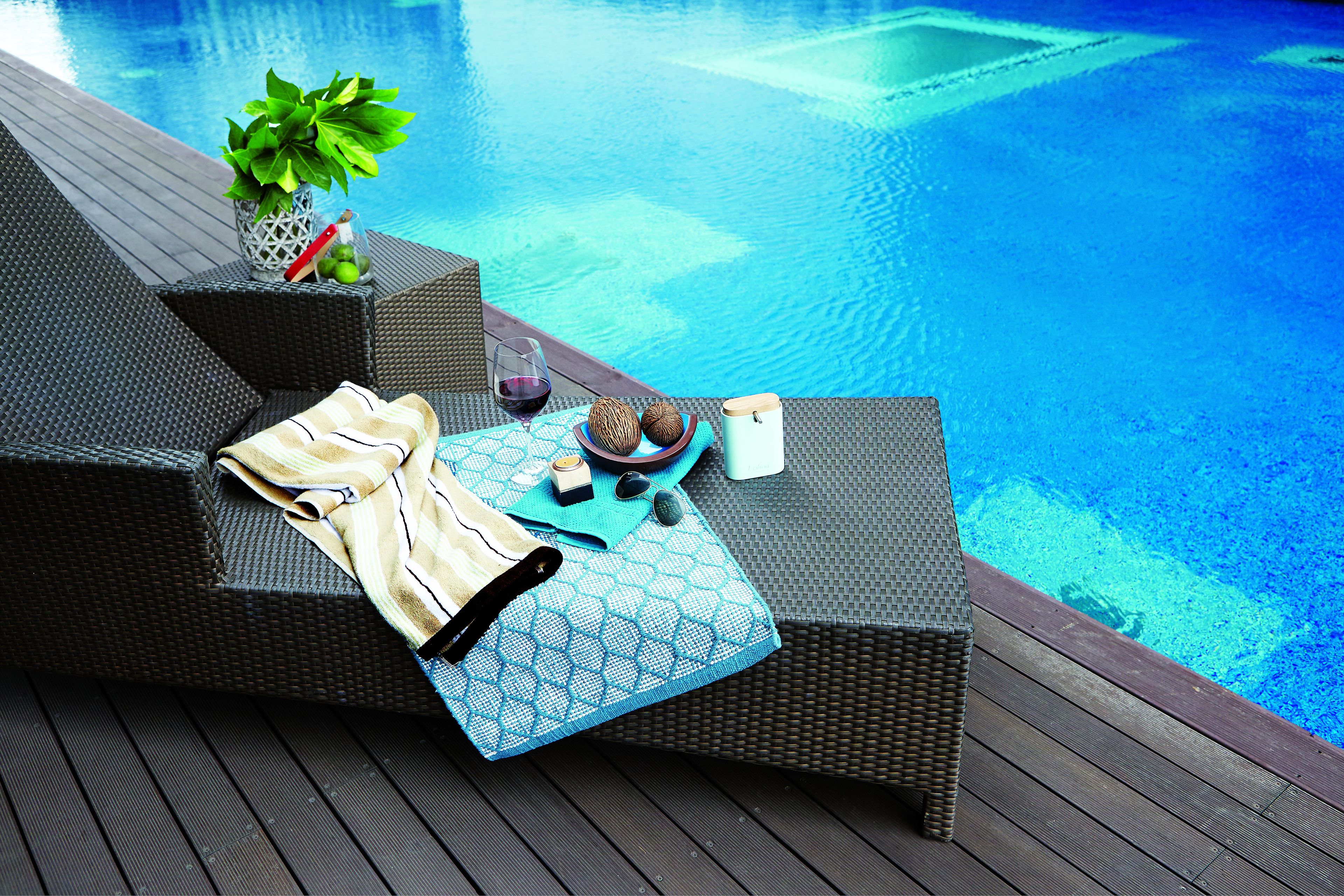 outdoor pool, pool loungers