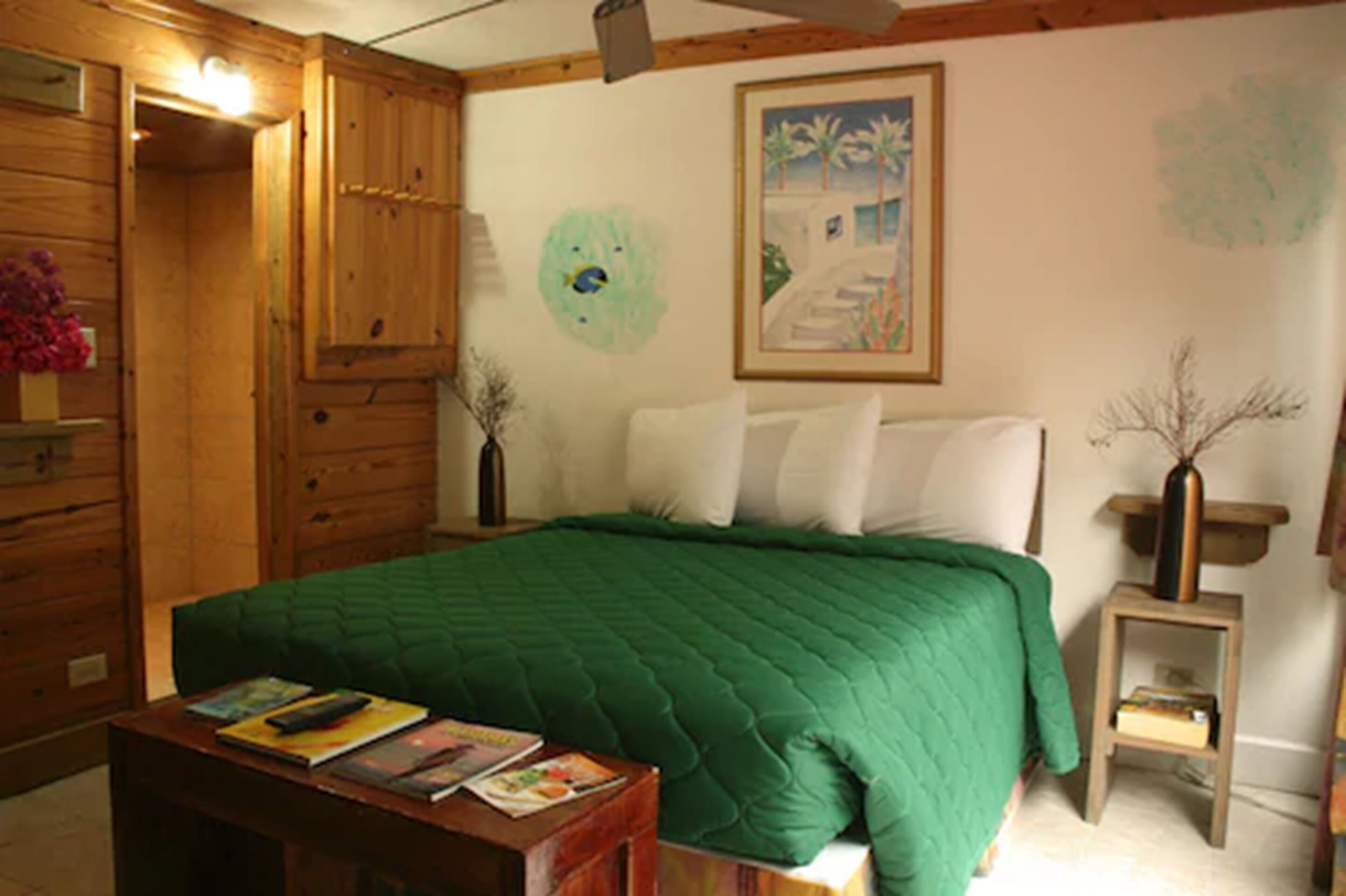 premium bedding, desk, free wifi, bed sheets