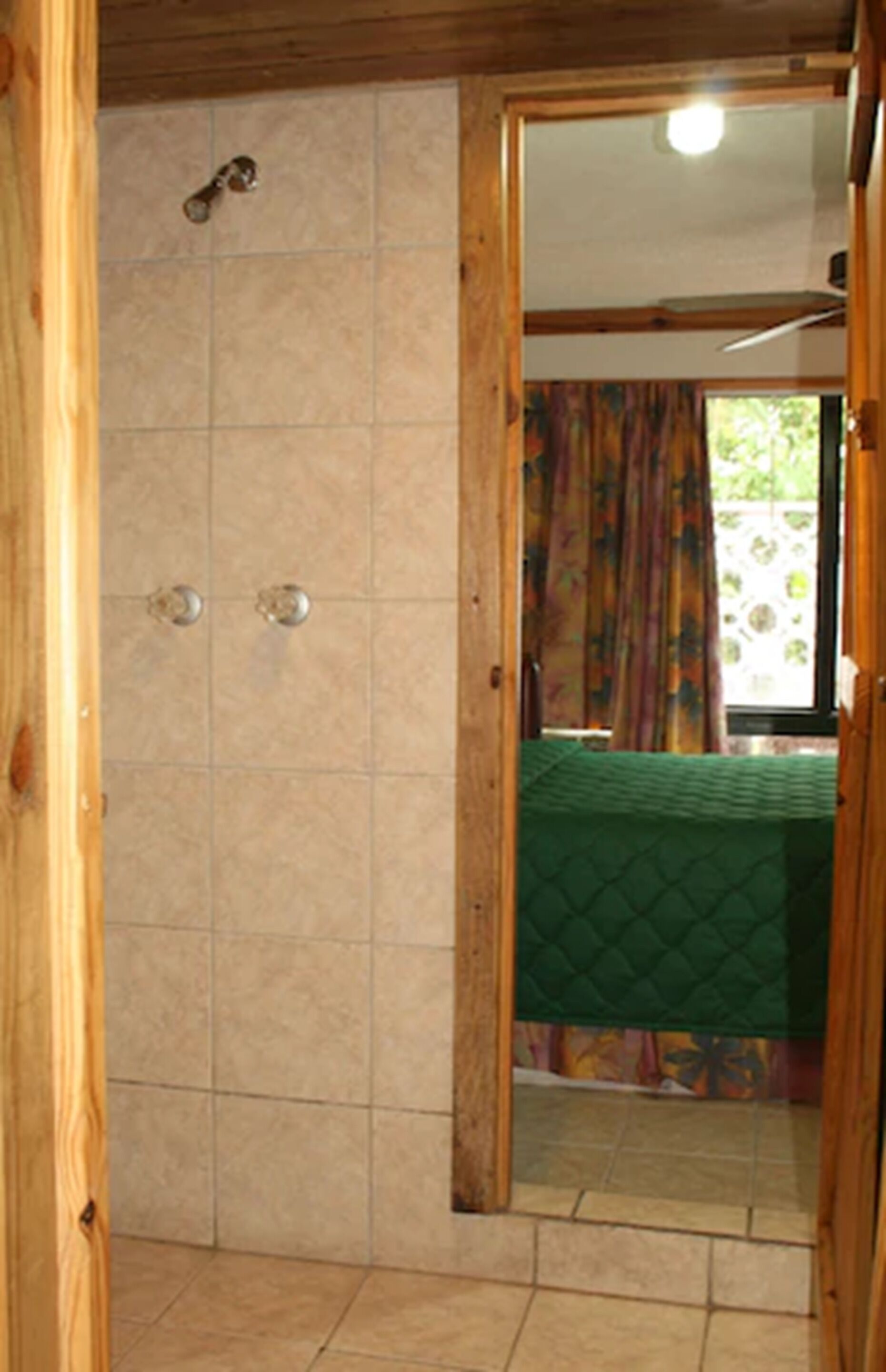 free toiletries, towels