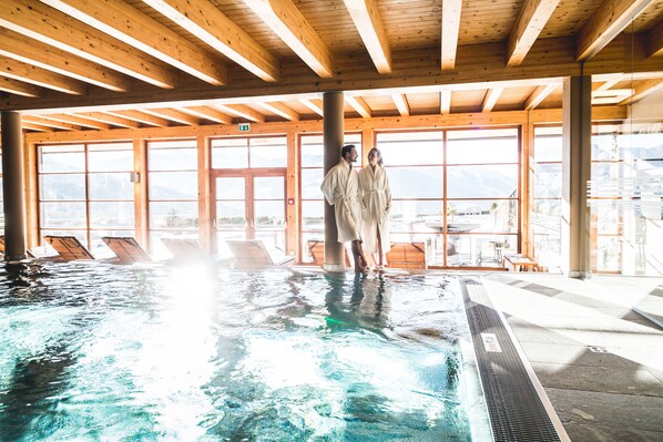 Sauna, tratamientos corporales, masajes con piedras calientes