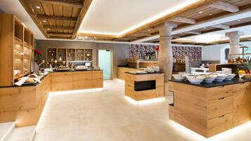 Free daily full breakfast