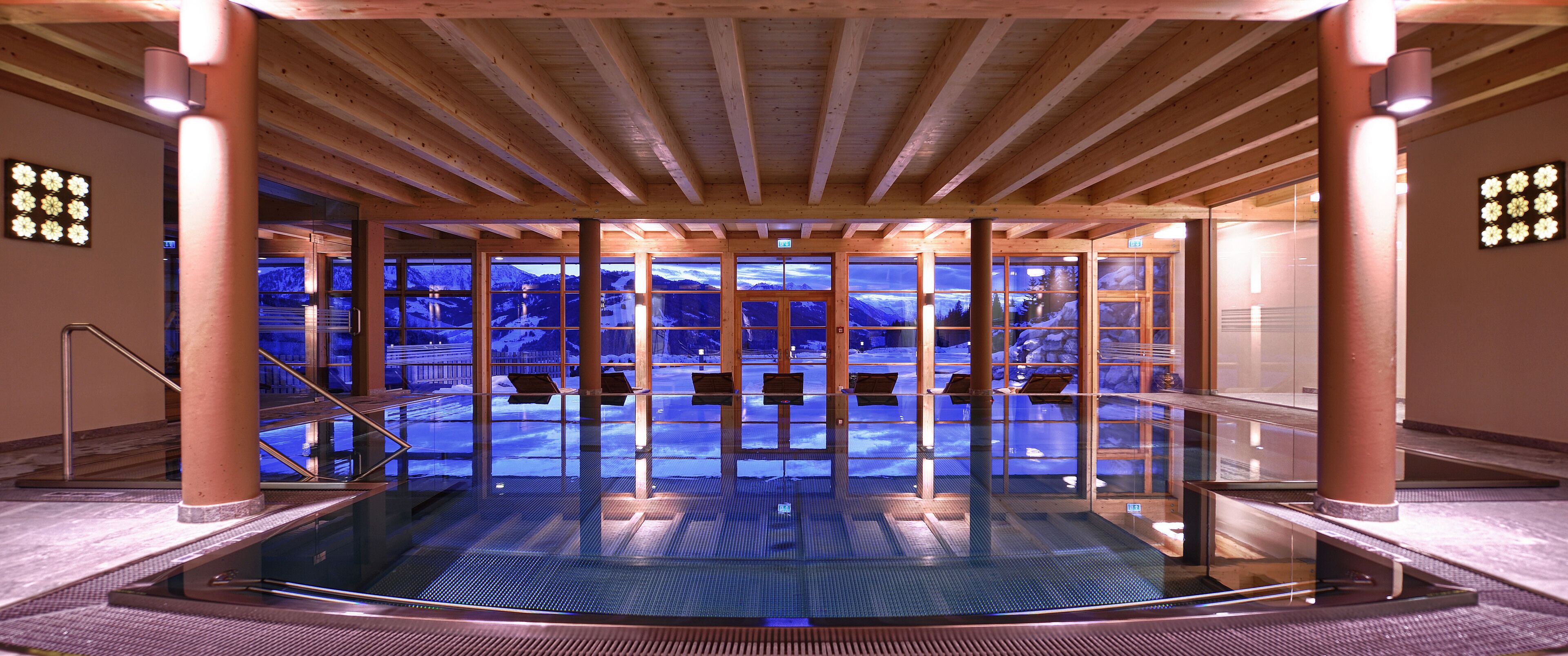 sauna, body treatments, hot stone massages, reflexology