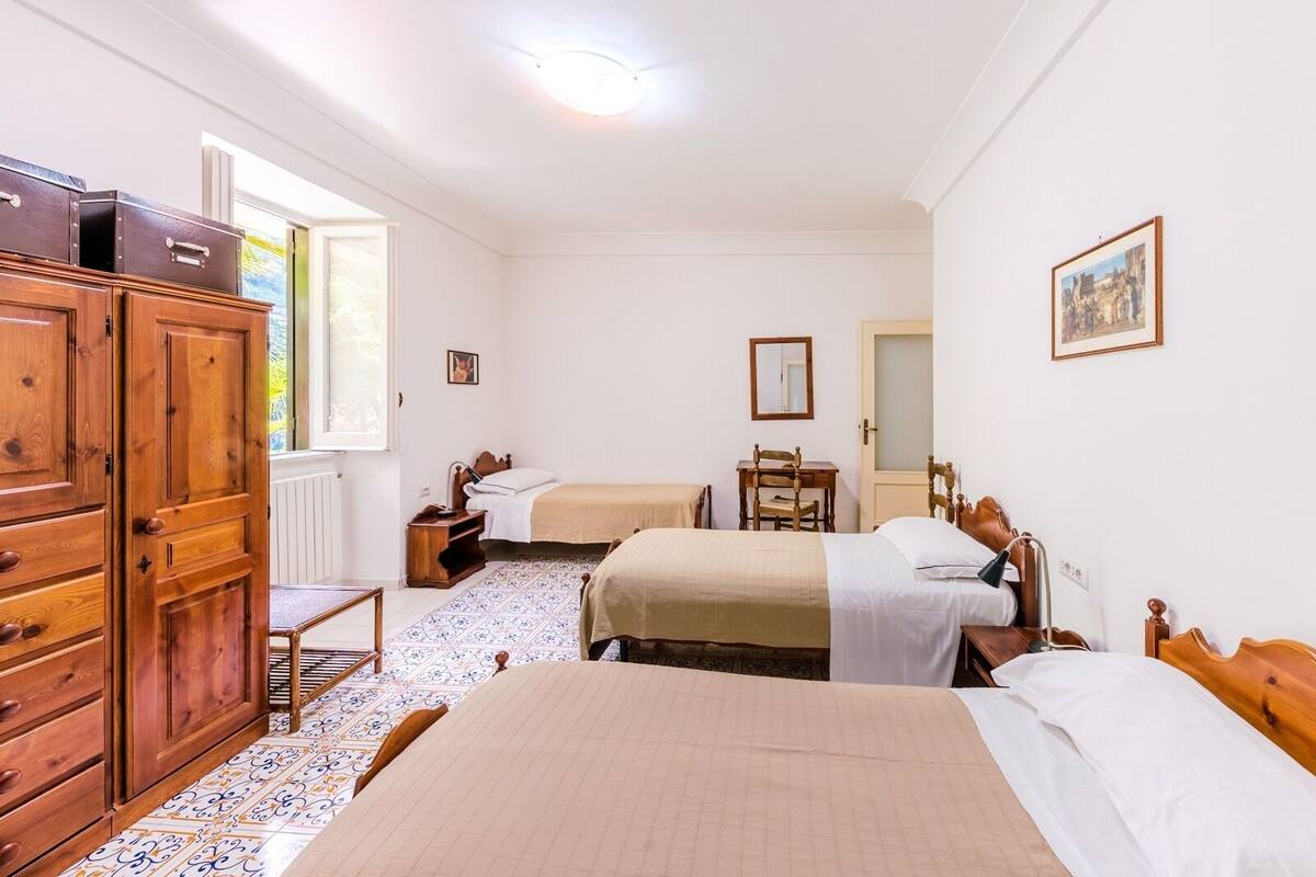 Appartamento 2 camere da letto vista montagna numero 7 | Down comforters, cribs (free), bed sheets