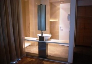 Free toiletries, hair dryer, towels - BOUTIQUE HOTEL JAL EL DIB (Jal El Dib)
