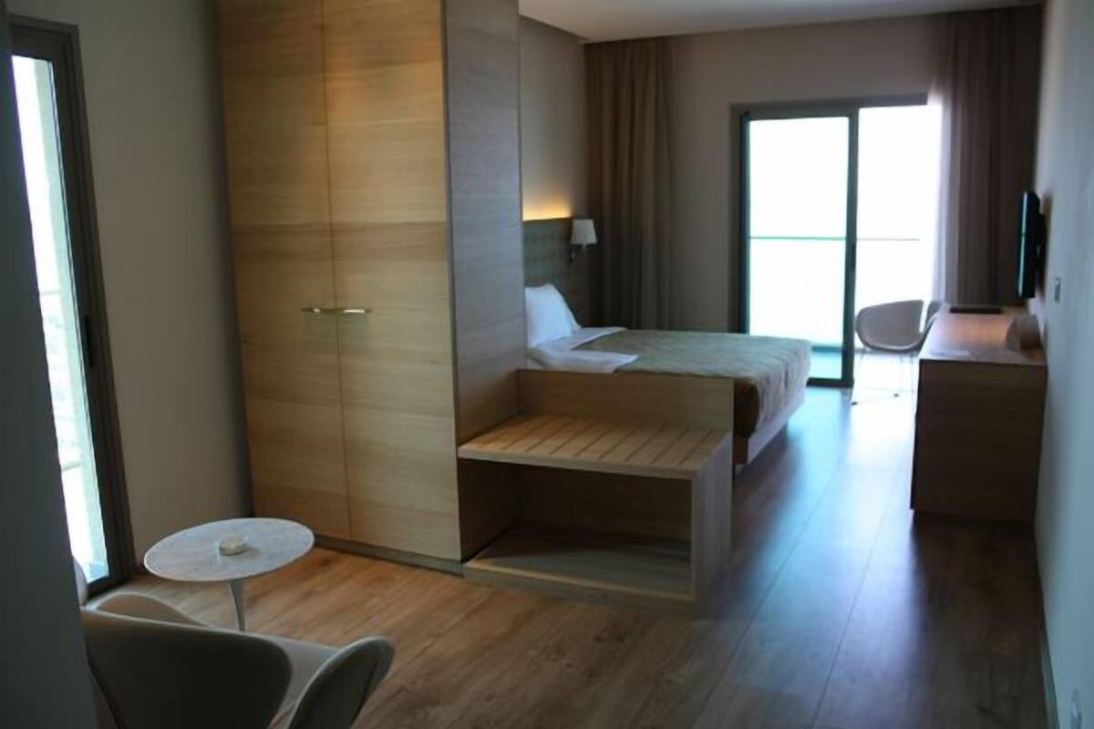 Standard Single Room | Minibar, in-room safe, cribs (free), rollaway beds (surcharge)