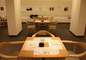 Restaurant - BOUTIQUE HOTEL JAL EL DIB (Jal El Dib)