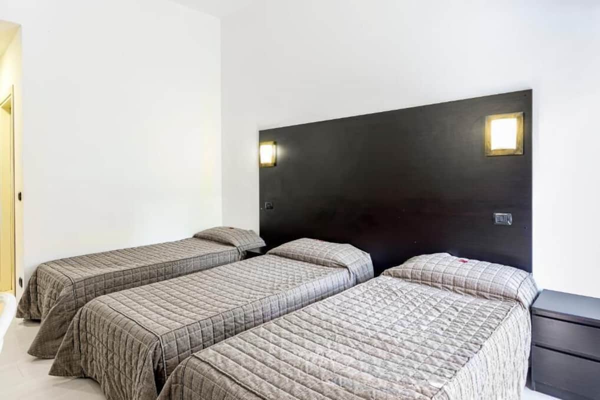 Biancheria da letto di alta qualità, materassi in memory foam, minibar
