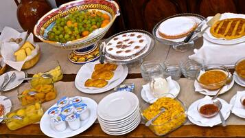 ๋งค์ผ ๋ทํ ๋ฌด๋ฃ ์์นจ ์์ฌ ํฌํจ