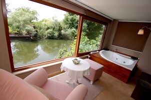 Hurma Deluxe Suite | 起居区 | 液晶电视