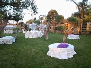 Breakfast, lunch, dinner served; local cuisine, al fresco dining