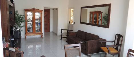 Televisión LCD 32 pulgadas con canales de televisión por cable