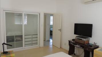Suite (Sharing Enviroment) | 1 bedroom, memory foam beds, in-room safe, desk